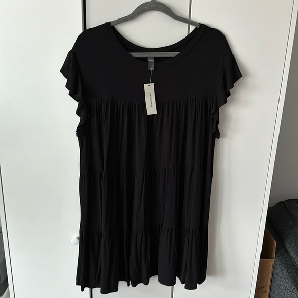 Francesca's Collections Dresses & Skirts - Francesca’s Alya Mini Babydoll Black Tiered Ruffle Dress